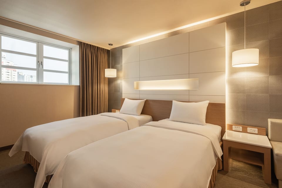 Twin Room | Desk, soundproofing, free WiFi