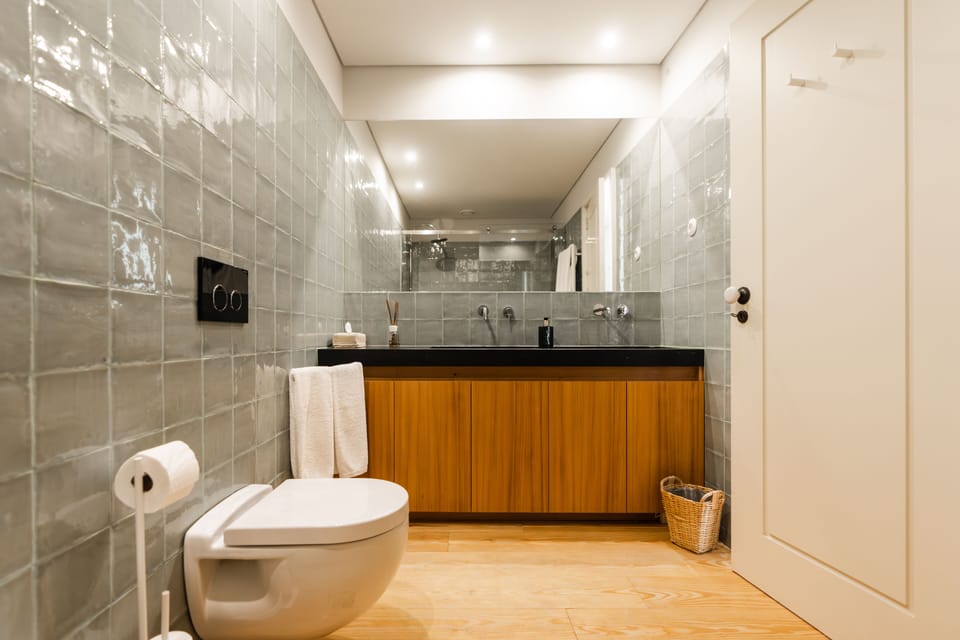 Deluxe Twin Room | Bathroom | Designer toiletries, hair dryer, bathrobes, slippers