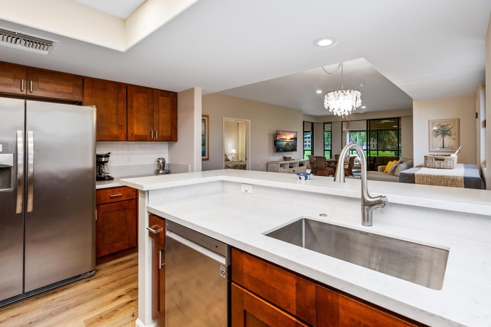Condo, 2 Bedrooms | Private kitchen | Fridge, oven, stovetop, coffee/tea maker