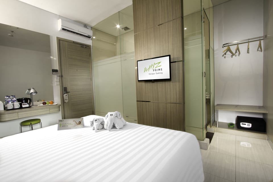 In-room safe, desk, free WiFi, bed sheets
