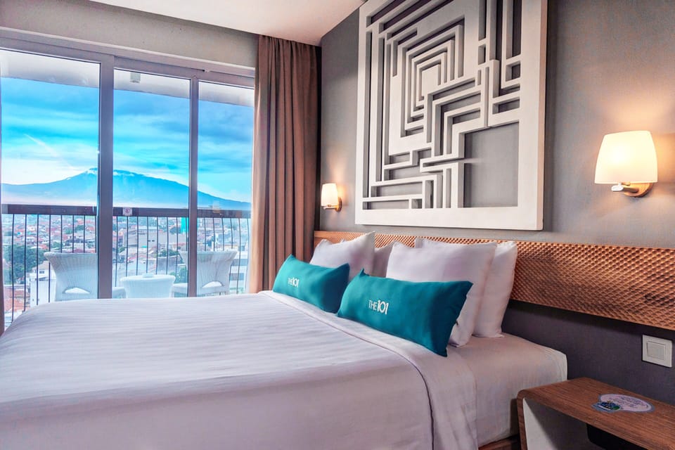 In-room safe, desk, free WiFi, bed sheets