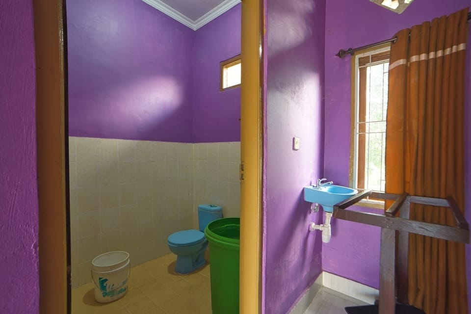 Standard Room | Bathroom