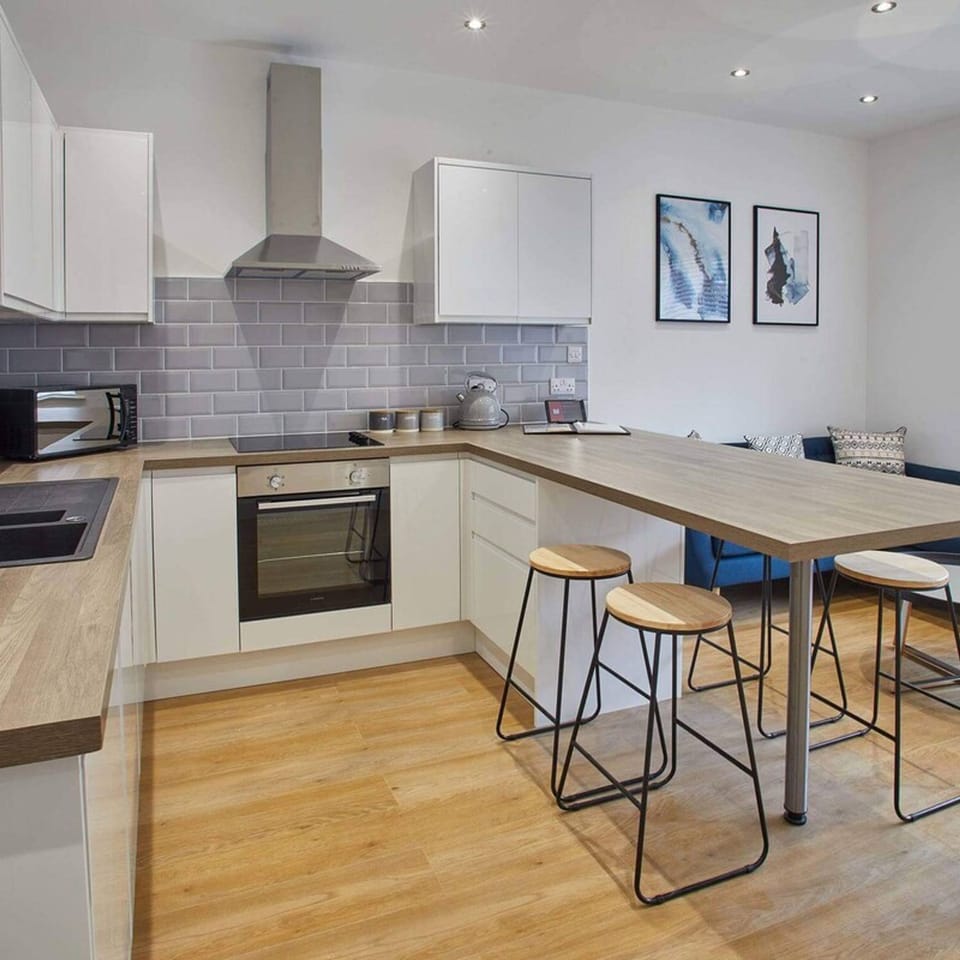 House | 2 bedrooms, desk, Internet