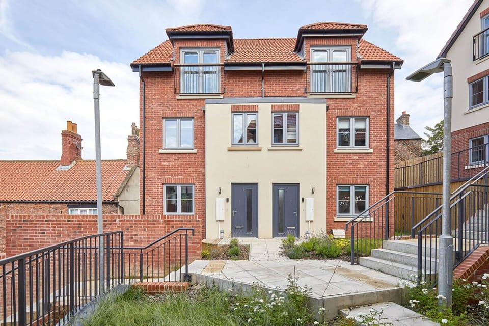 House | 3 bedrooms, desk, soundproofing