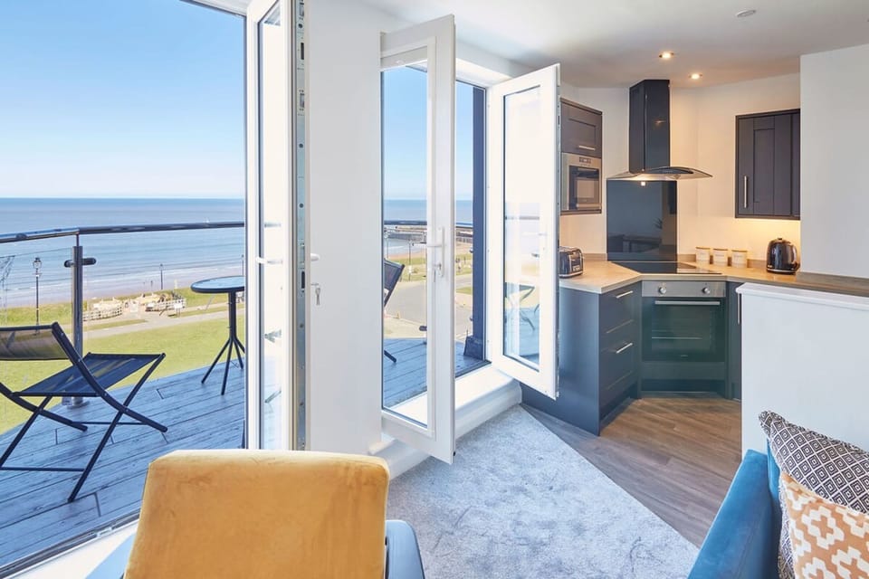Host Stay The Waves Apartment in England