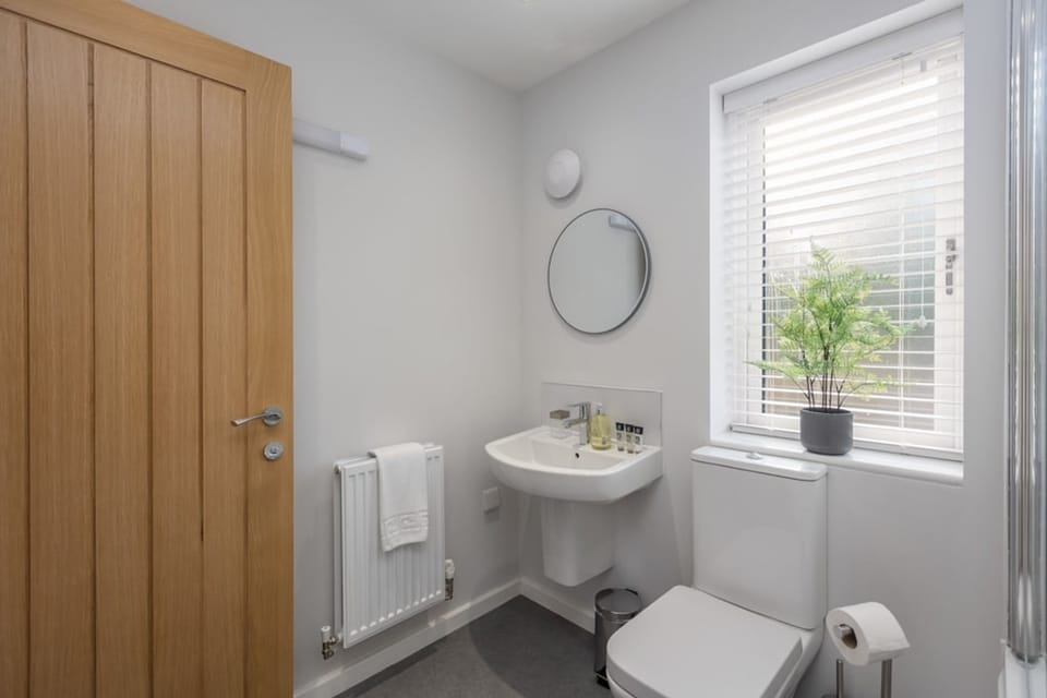 Host Stay Oyster Cottage House in England