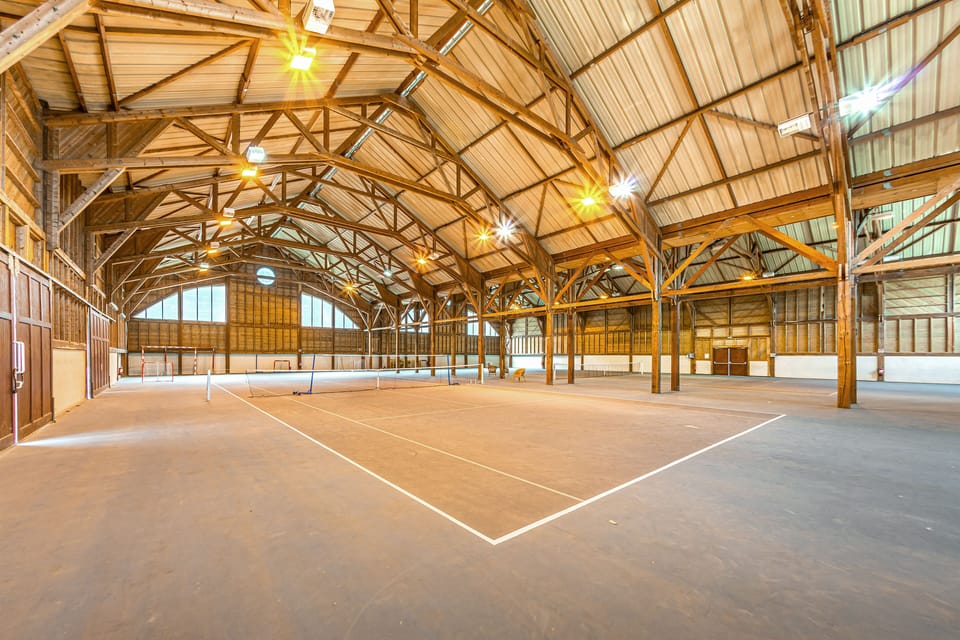 Tennis court