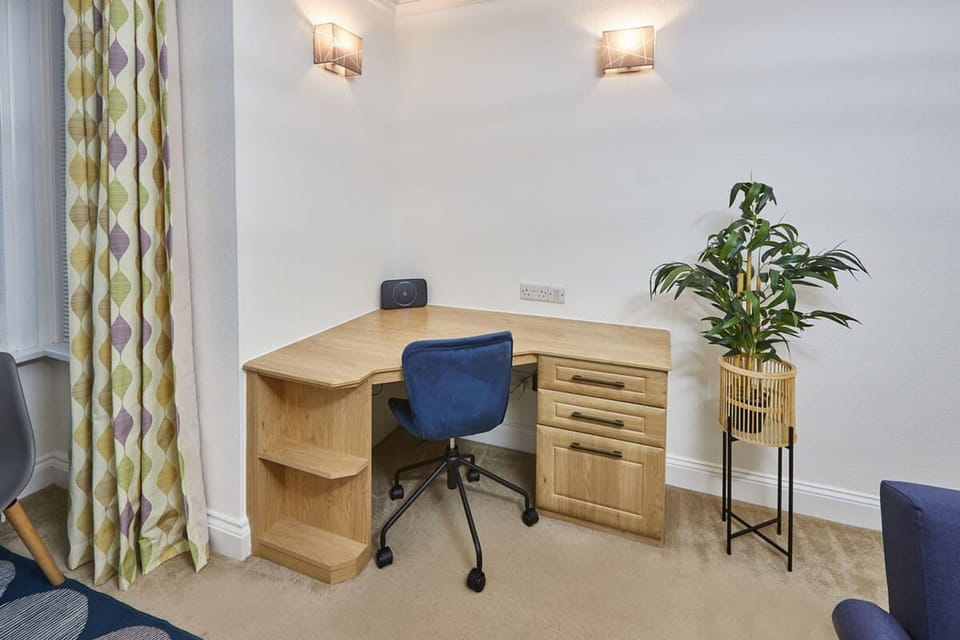 House | Desk