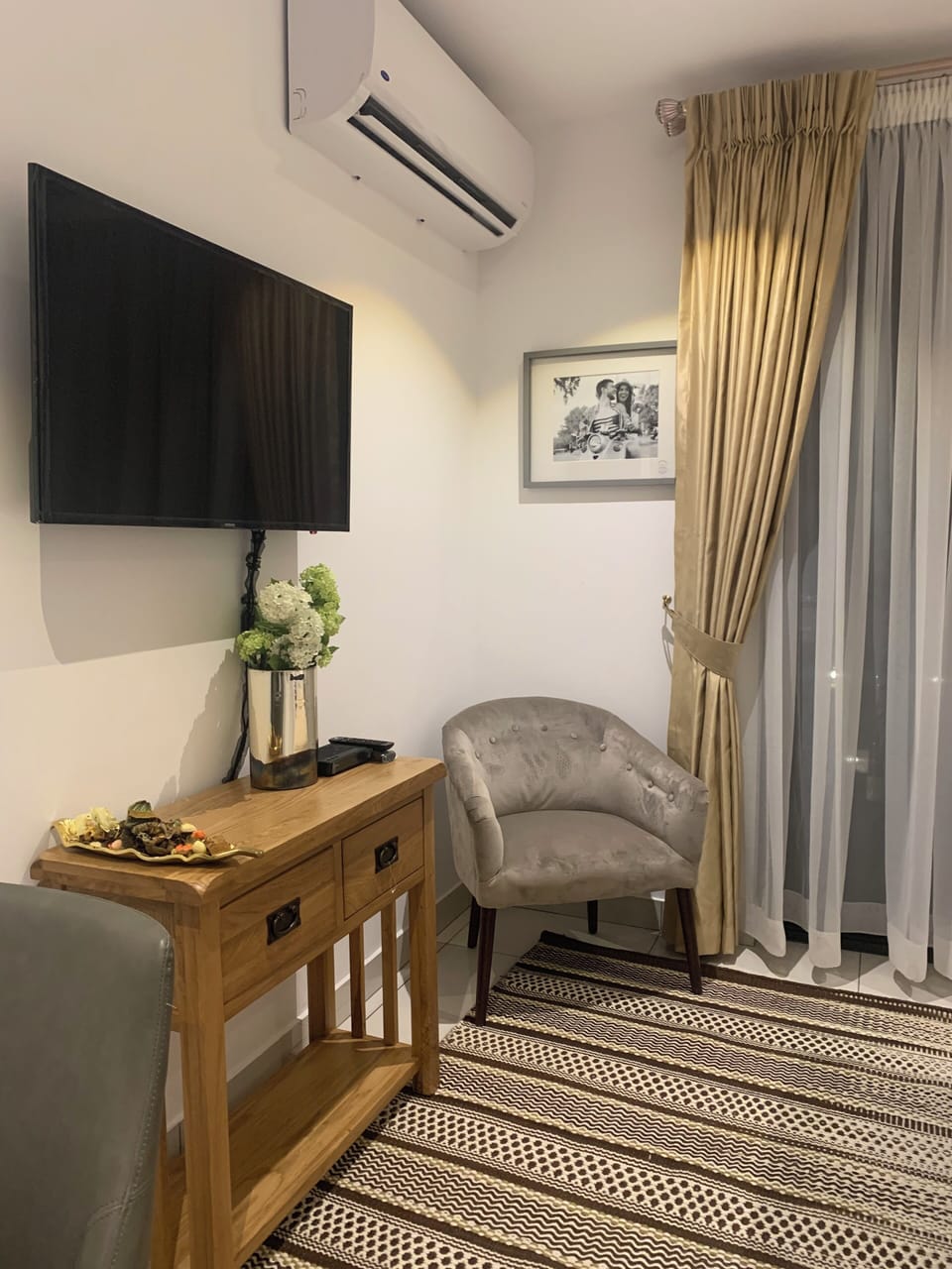 Blackout drapes, soundproofing, iron/ironing board, WiFi (free)