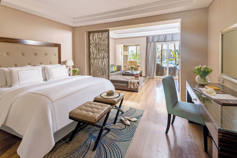 Executive suite | Free minibar, in-room safe, blackout drapes, soundproofing