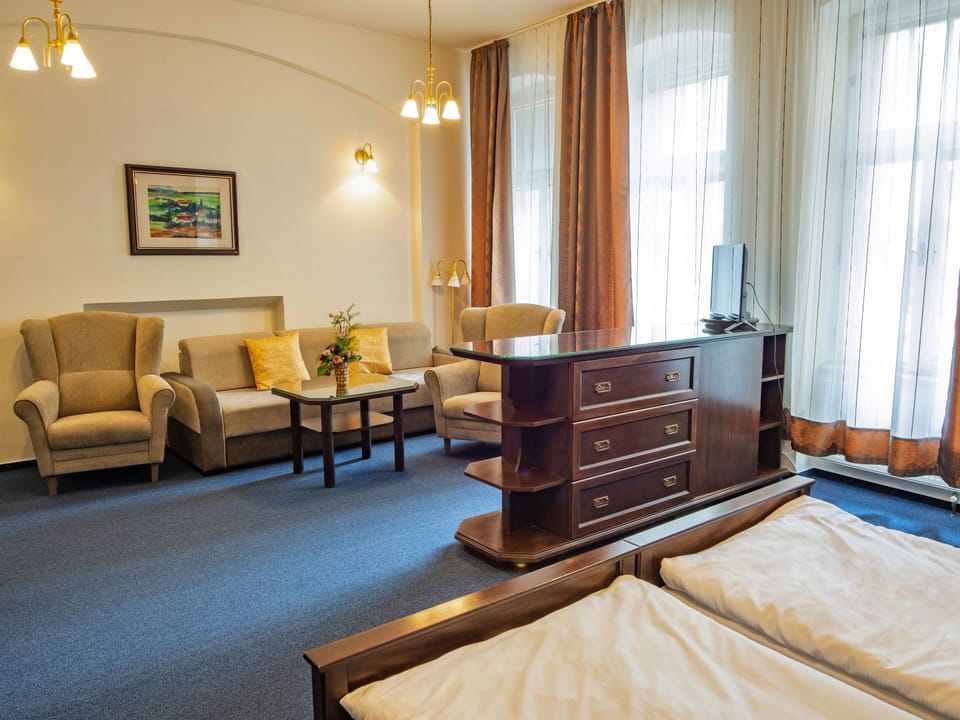 Apartment, Kitchenette (2 Adults) | Desk, free cribs/infant beds, free WiFi