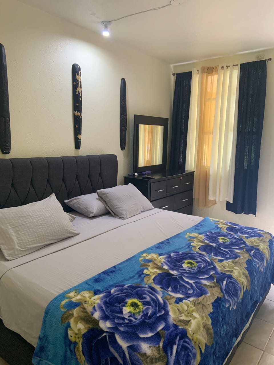 Hypo-allergenic bedding, down comforters, in-room safe, soundproofing