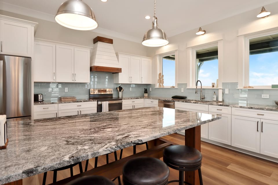 House, Multiple Beds (The Sea Life) | Private kitchen