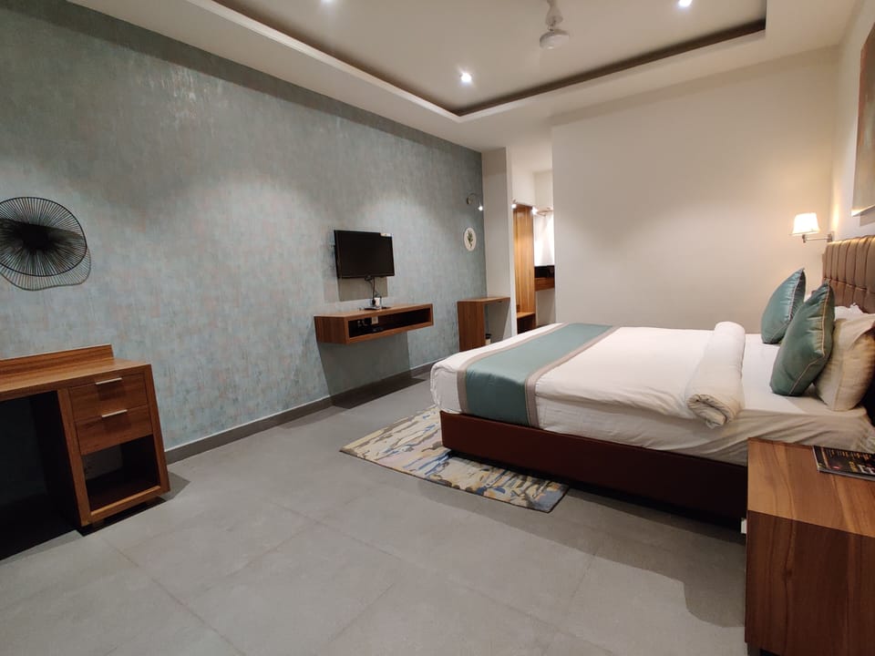 Deluxe Room | Living area | Heated floors