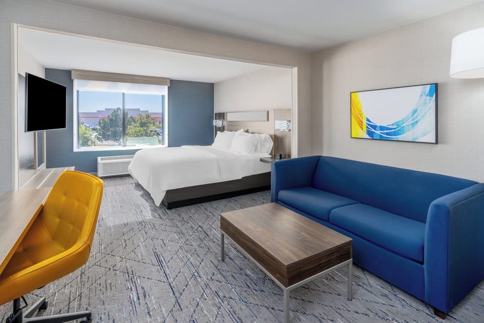 Premium bedding, pillowtop beds, desk, laptop workspace