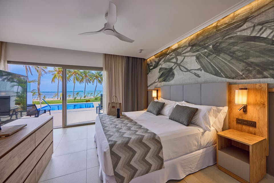 Minibar, in-room safe, desk, blackout drapes