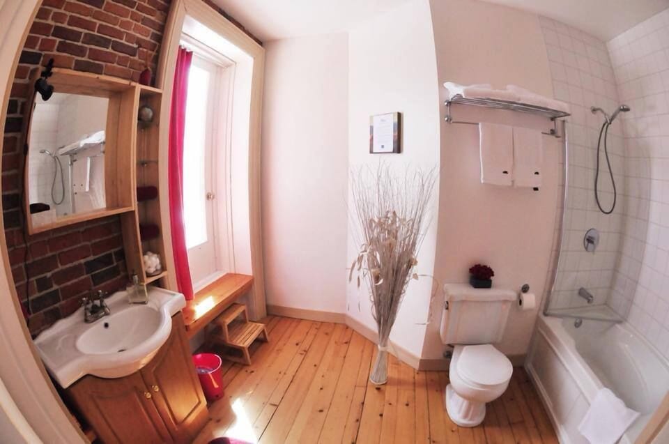 Ile De Garde B&B Bed and Breakfast in Sherbrooke