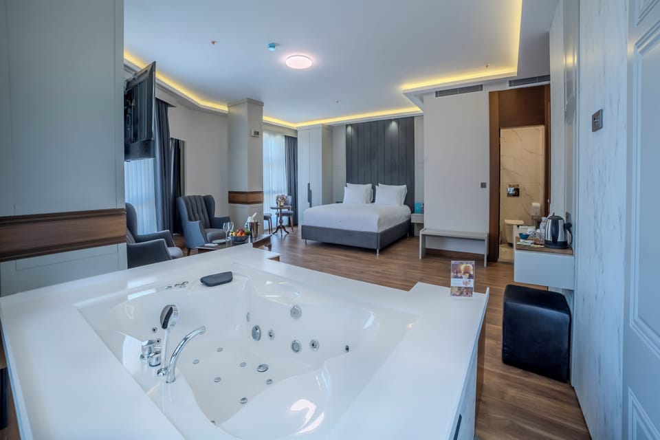 Jetted tub