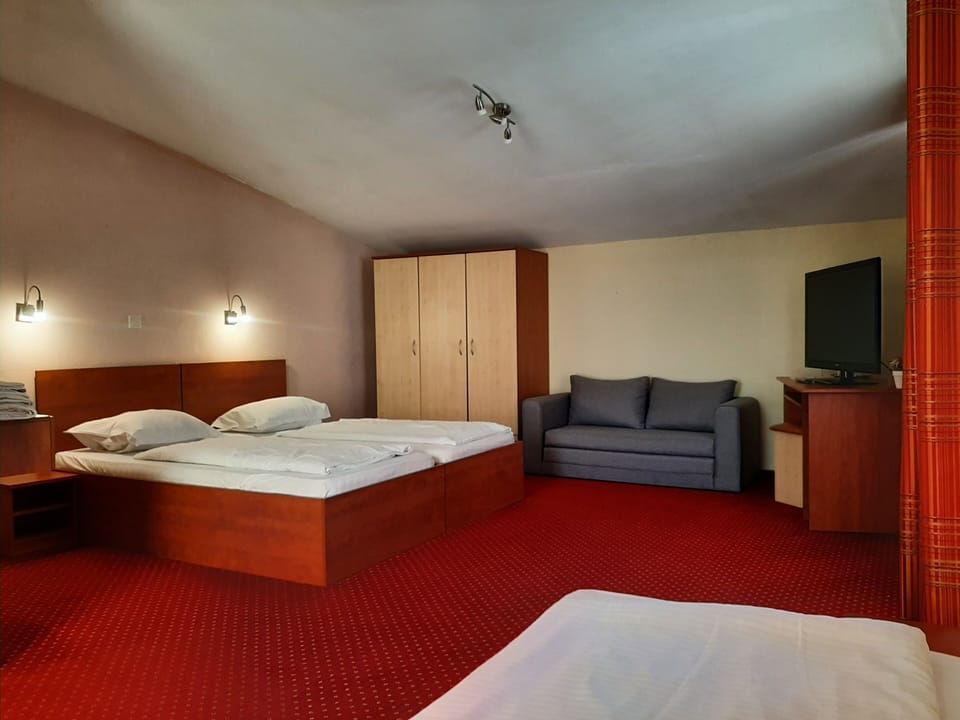 Desk, free WiFi, bed sheets