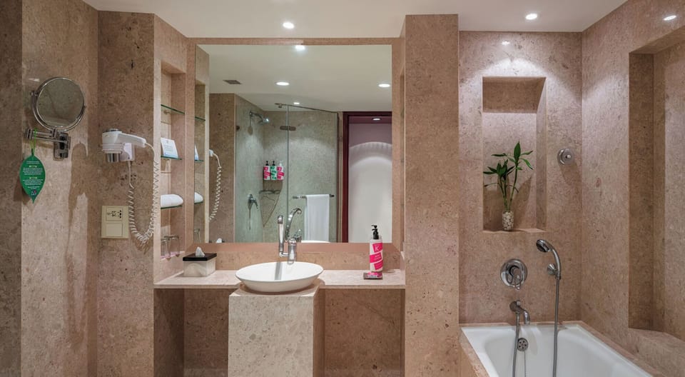 Separate tub and shower, deep soaking tub, rainfall showerhead