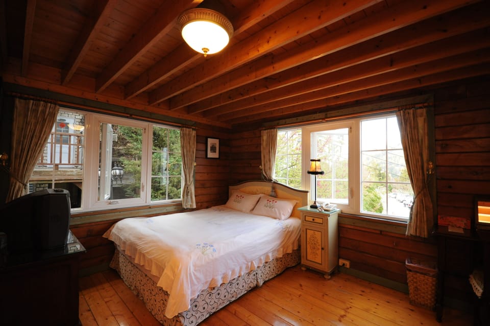 Classic Double Room, 1 Double Bed | Desk, free WiFi