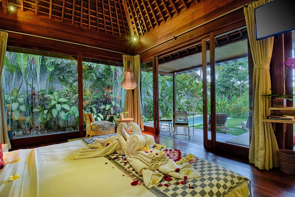 One Bedroom Private Pool Villa with Rice Field View (Free 1x Floating Breakfast or Minibar) | Premium bedding, minibar, in-room safe, desk