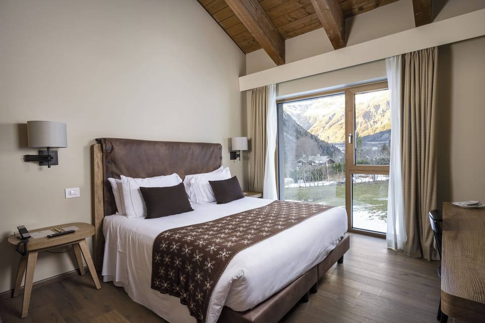 Classic Double or Twin Room | Premium bedding, minibar, in-room safe, desk