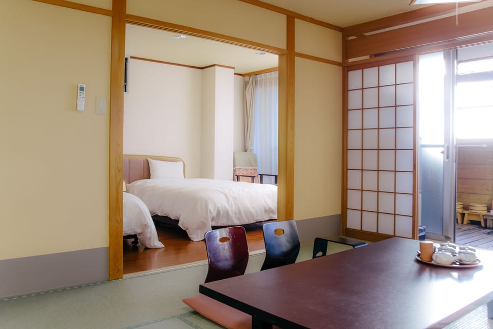 In-room safe, WiFi (free)