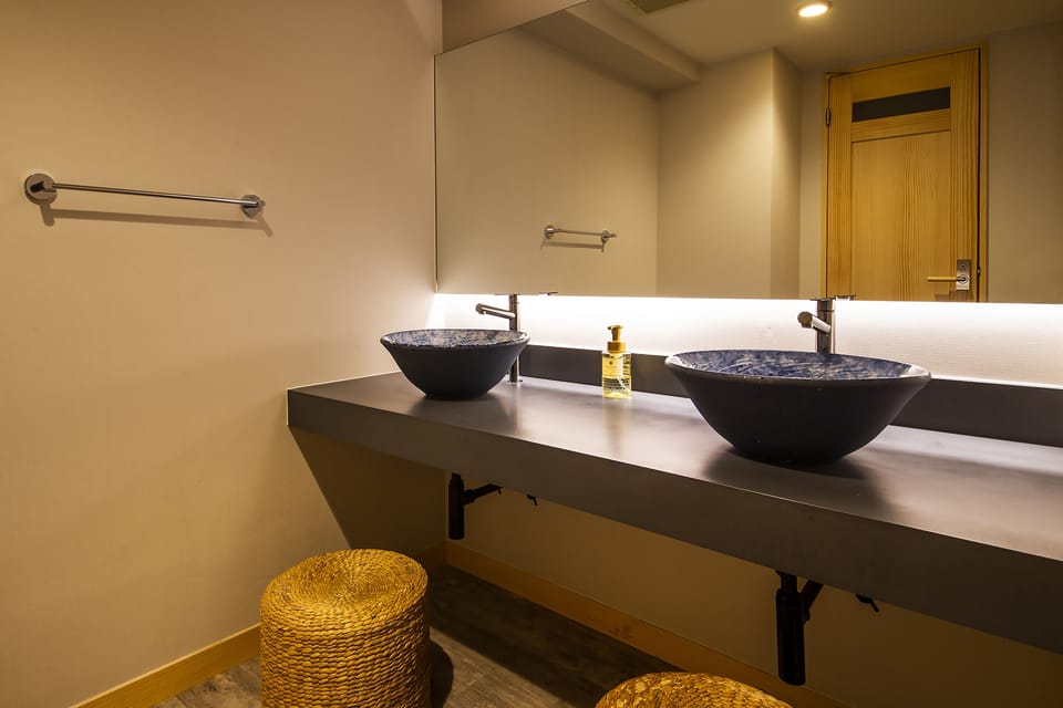 Free toiletries, slippers, bidet, towels
