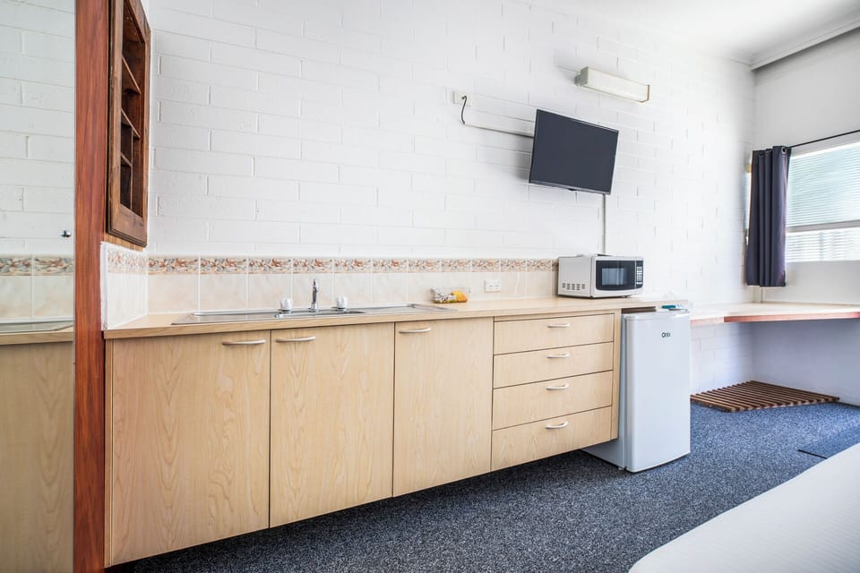 Spa Room | Desk, iron/ironing board, free WiFi, bed sheets