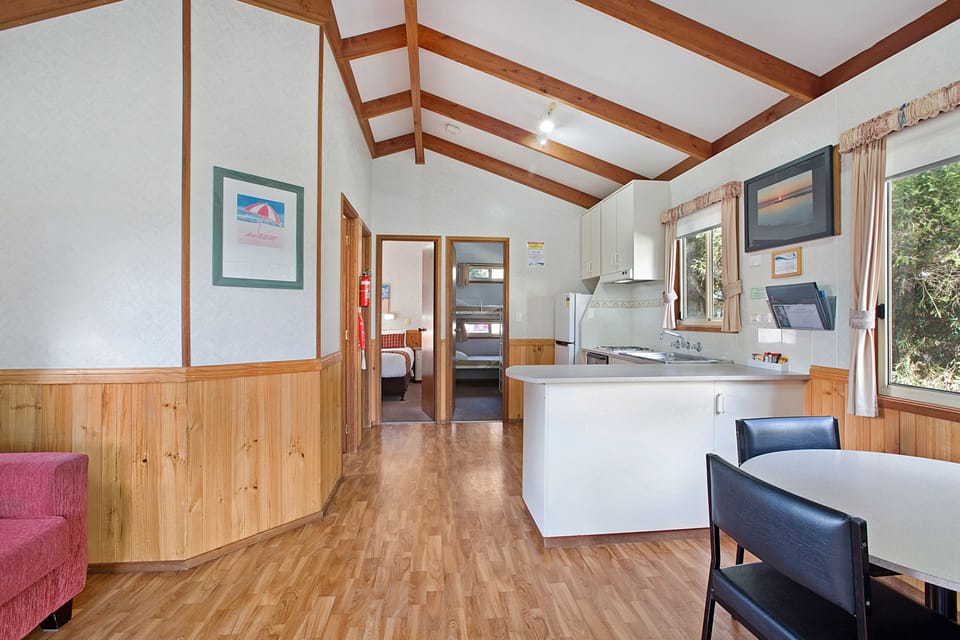Family Cabin, 2 Bedrooms | Bed sheets