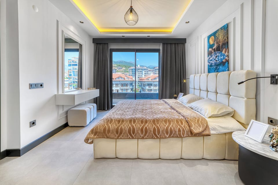 Elite Apartment, 1 Double Bed, Non Smoking, City View | 1 bedroom, blackout drapes, soundproofing, iron/ironing board