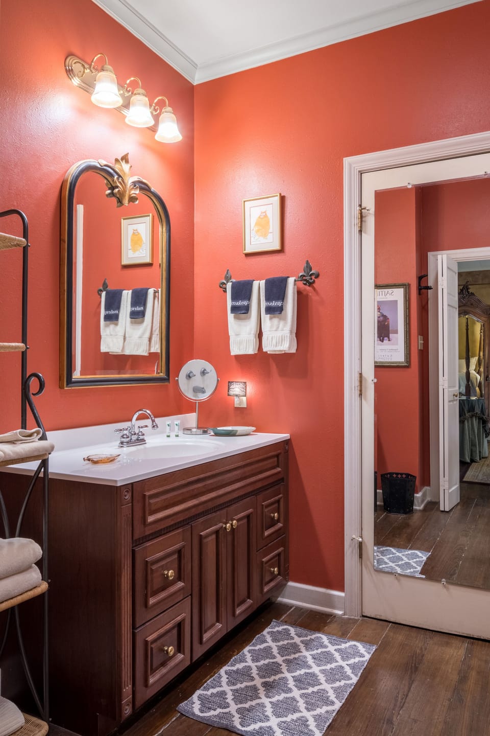 Welch Room | Bathroom | Shower, free toiletries, hair dryer, bathrobes