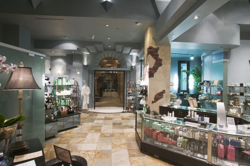 Couples treatment rooms, hot tub, steam room, body treatments, mud baths