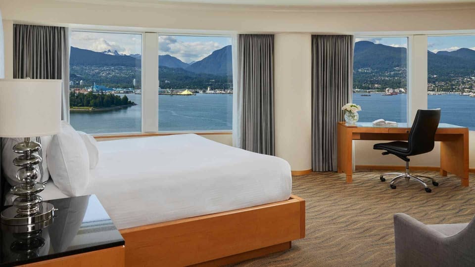Premier Room, 1 King Bed | Premium bedding, down comforters, pillowtop beds, in-room safe