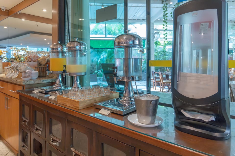 Daily buffet breakfast for a fee