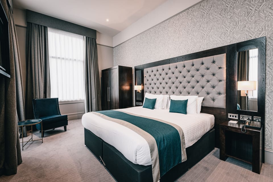 Executive Double Room, 1 Double Bed | Hypo-allergenic bedding, desk, iron/ironing board, free WiFi