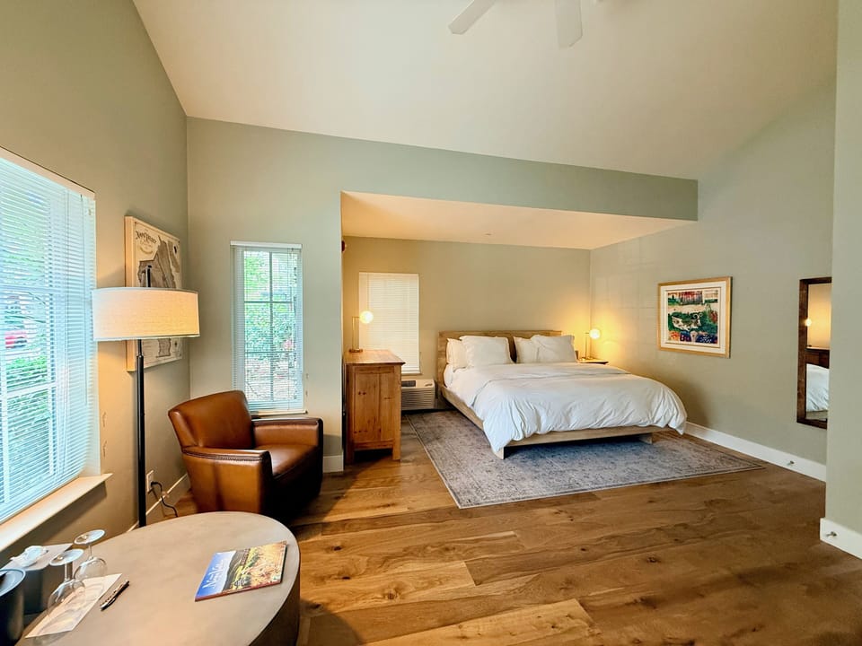 Superior Cottage, 1 Bedroom | Iron/ironing board, free WiFi, bed sheets