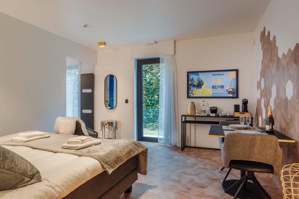 Deluxe Double Room (Blue Bee Room) | Pillowtop beds, desk, free WiFi, bed sheets