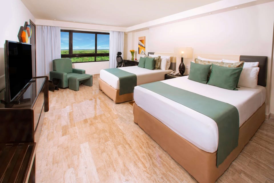In-room safe, laptop workspace, iron/ironing board