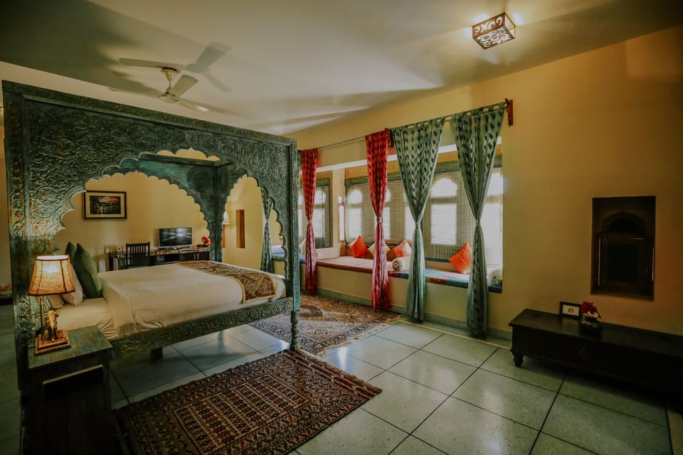 Luxury Suite, 1 Bedroom | 1 bedroom, minibar, desk, free cribs/infant beds