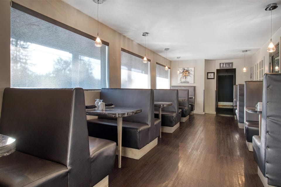 Free daily cooked-to-order breakfast