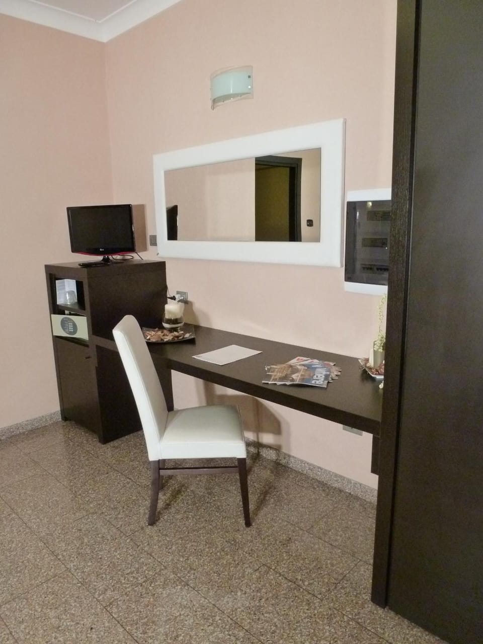 32-inch TV with satellite channels, DVD player
