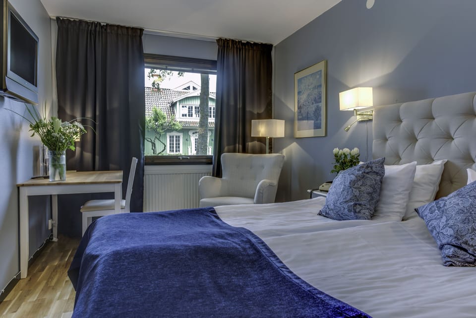 Double Room Mini Park | Desk, blackout drapes, iron/ironing board, free WiFi
