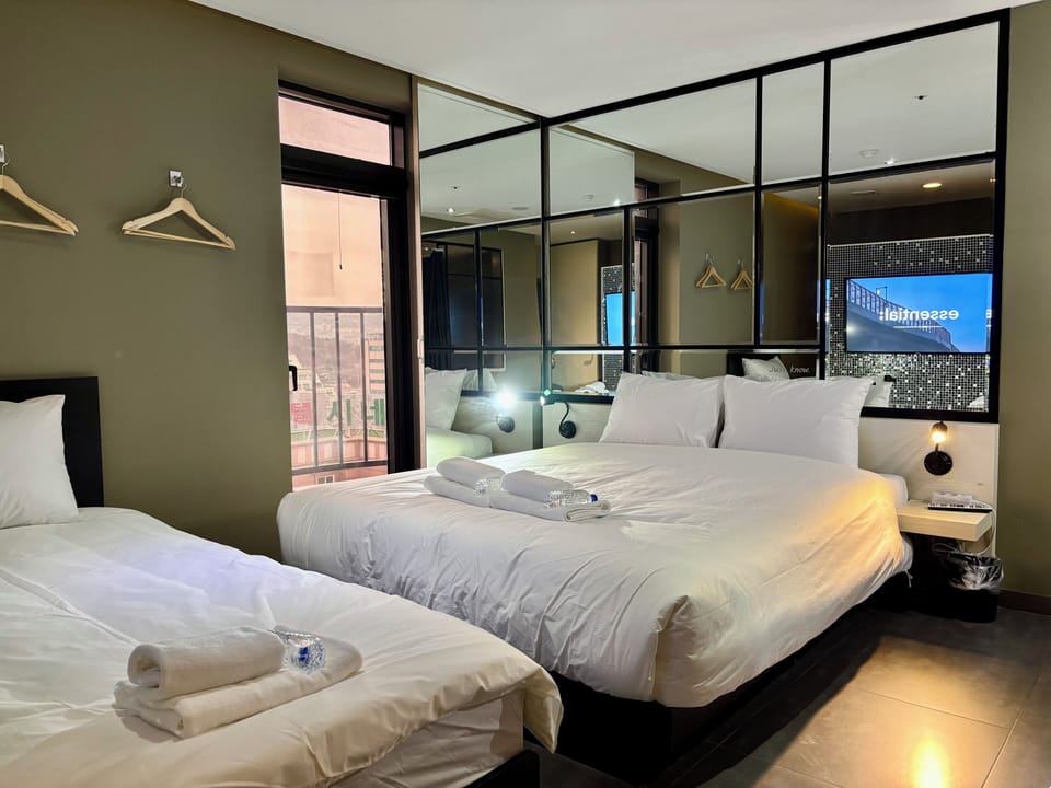 City Twin Room | Soundproofing, free WiFi, bed sheets