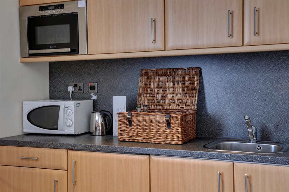 1 bedroom, in-room safe, desk, iron/ironing board