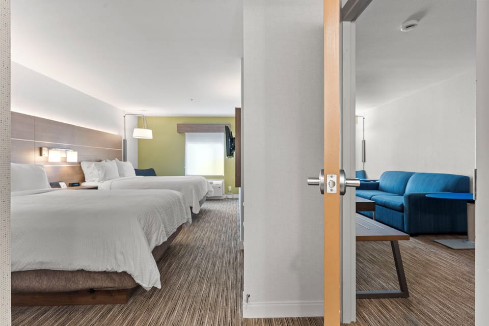 In-room safe, desk, iron/ironing board, free cribs/infant beds