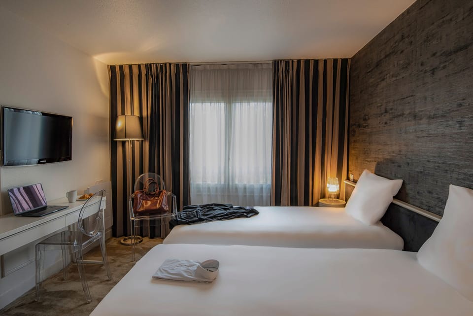 Twin Room | In-room safe, soundproofing, free WiFi, bed sheets