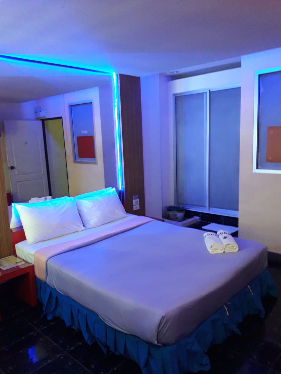 Standard Double Room | Desk, WiFi (free)