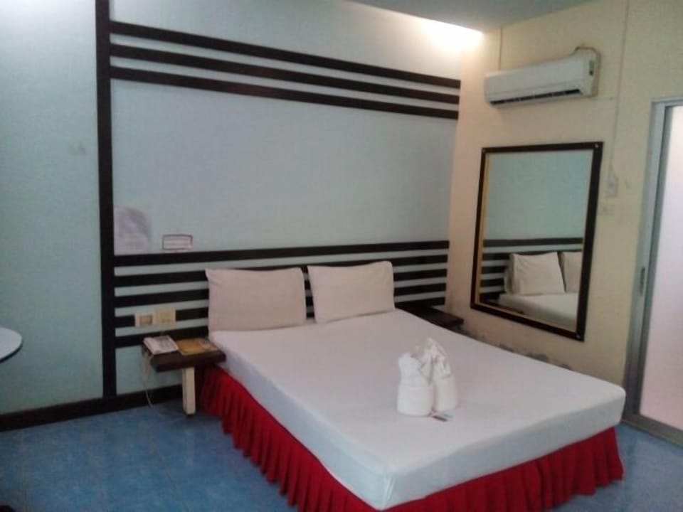 Standard Room | Desk, WiFi (free)